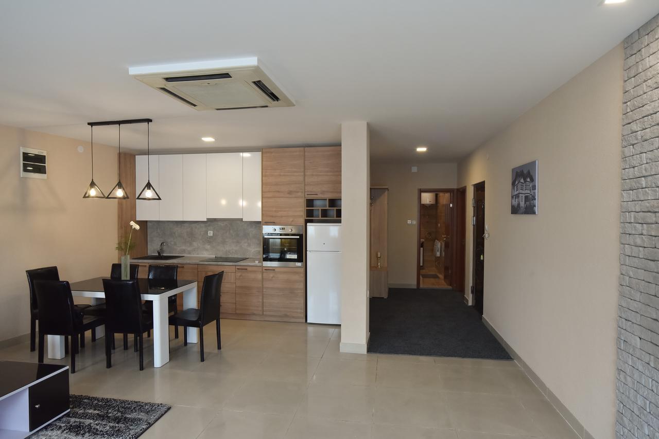 City Center Apartments Пірот Екстер'єр фото