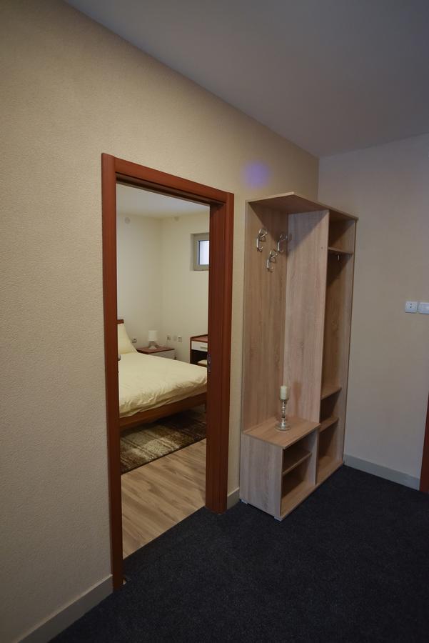 City Center Apartments Пірот Екстер'єр фото