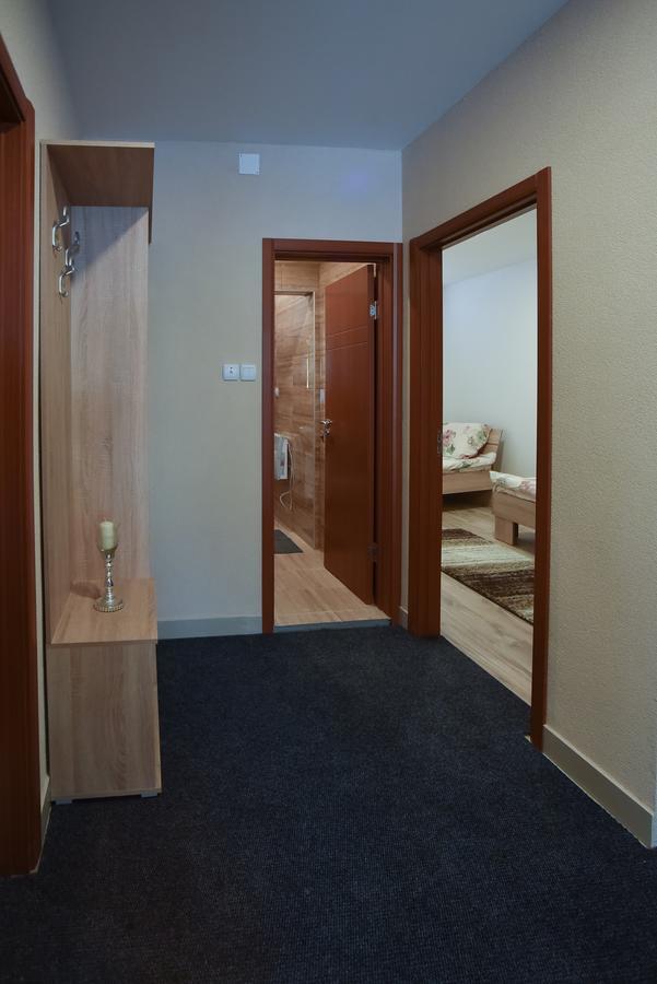 City Center Apartments Пірот Екстер'єр фото
