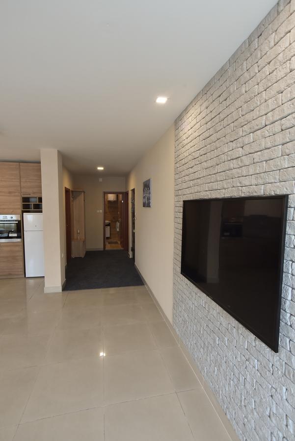 City Center Apartments Пірот Екстер'єр фото