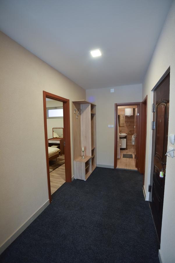 City Center Apartments Пірот Екстер'єр фото