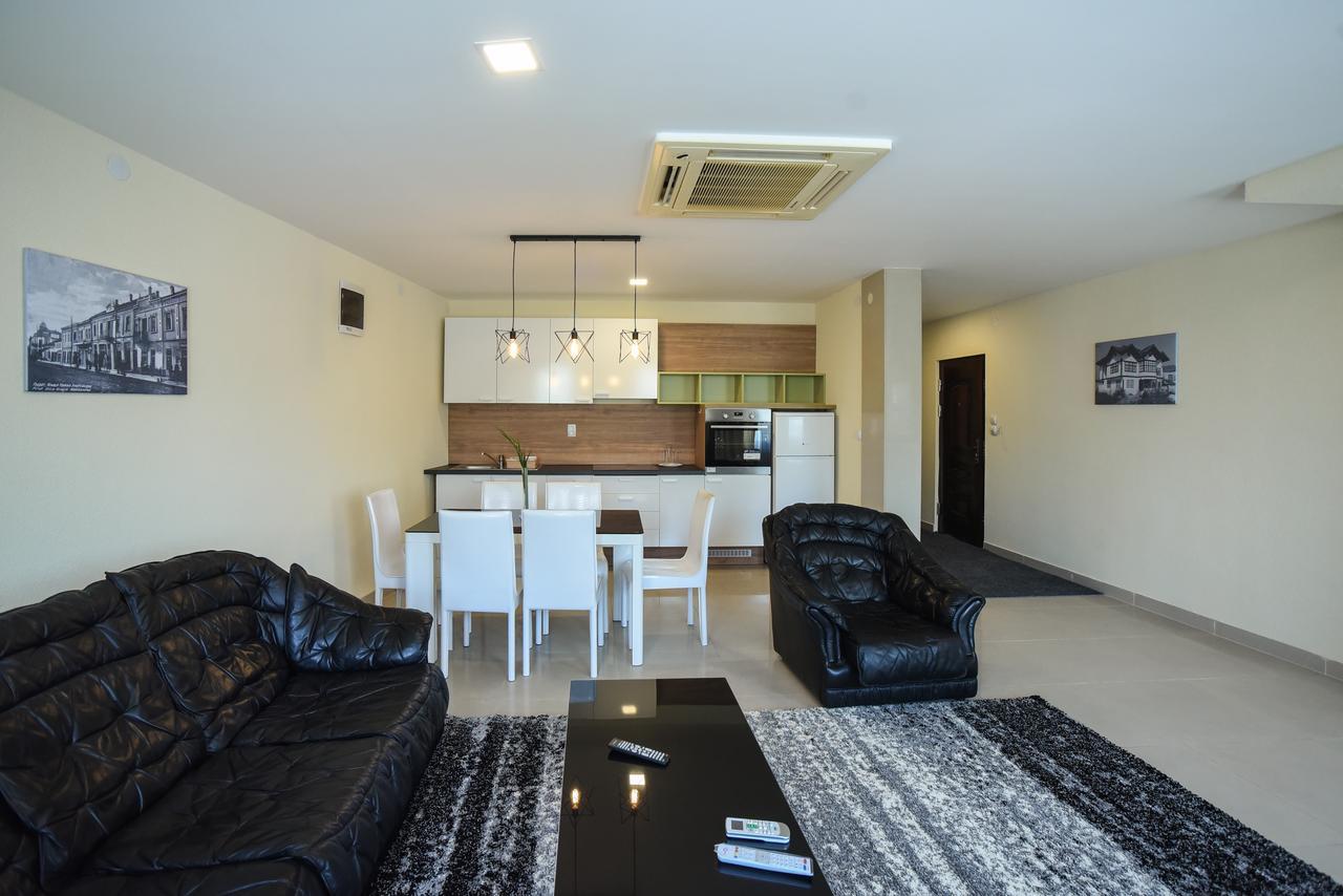 City Center Apartments Пірот Екстер'єр фото