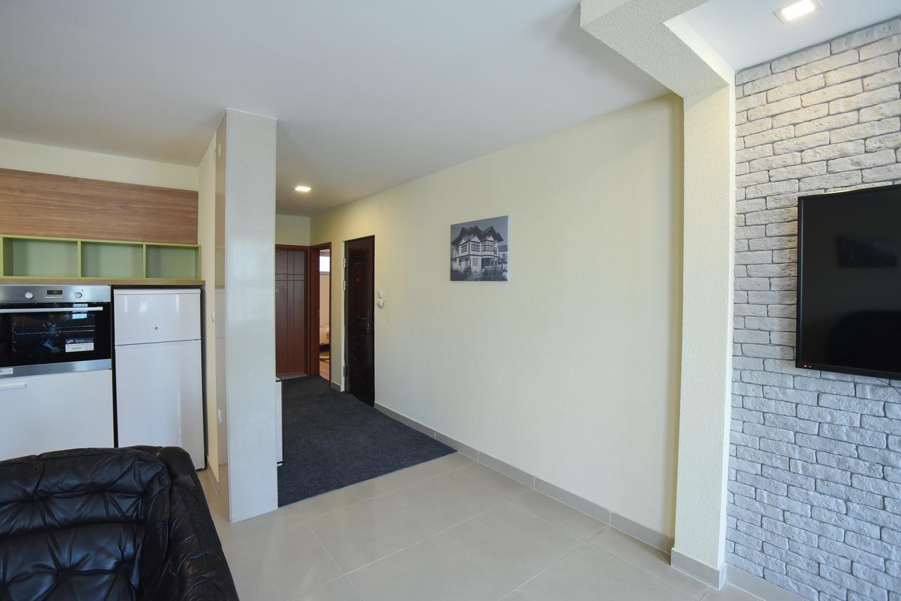 City Center Apartments Пірот Екстер'єр фото