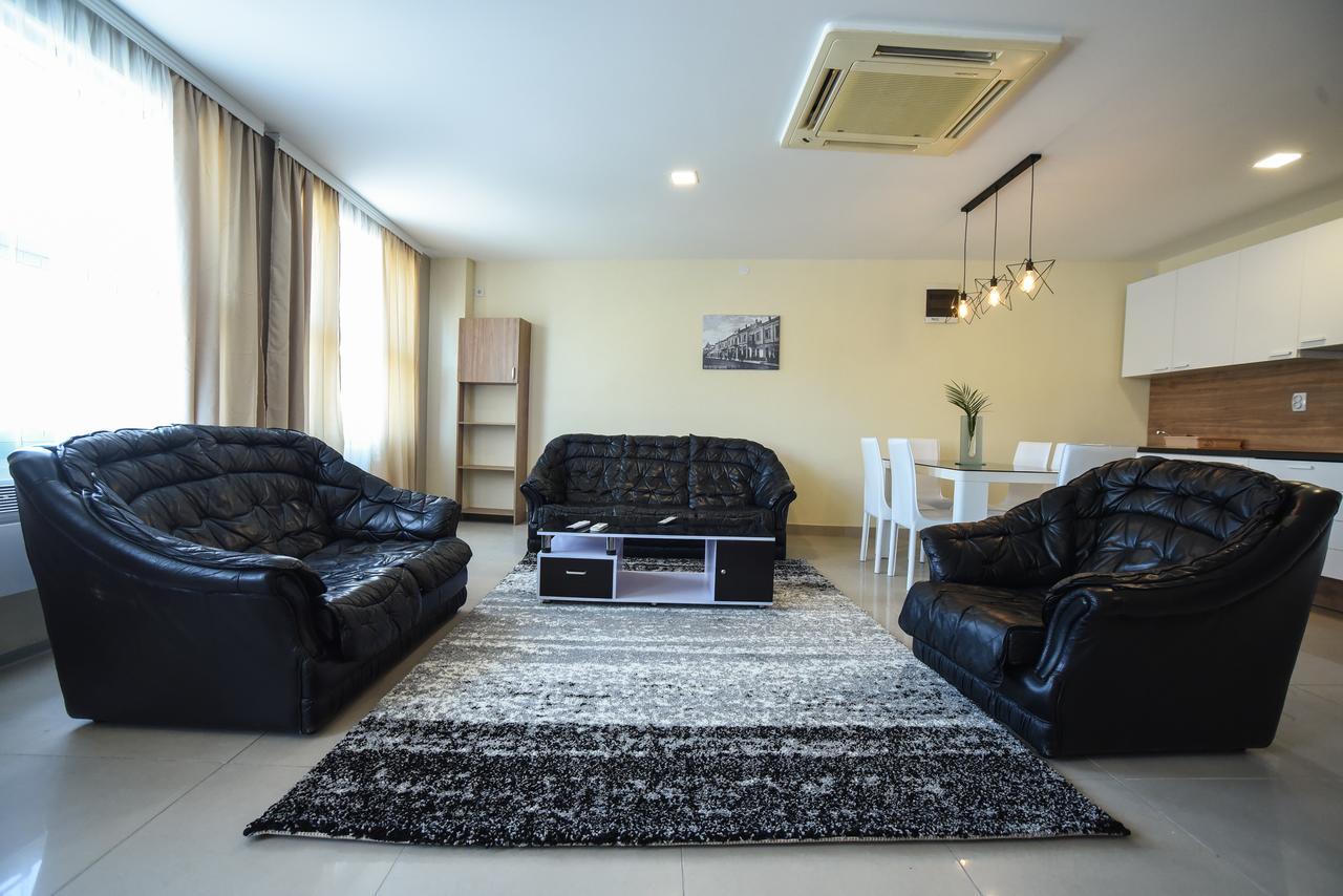 City Center Apartments Пірот Екстер'єр фото