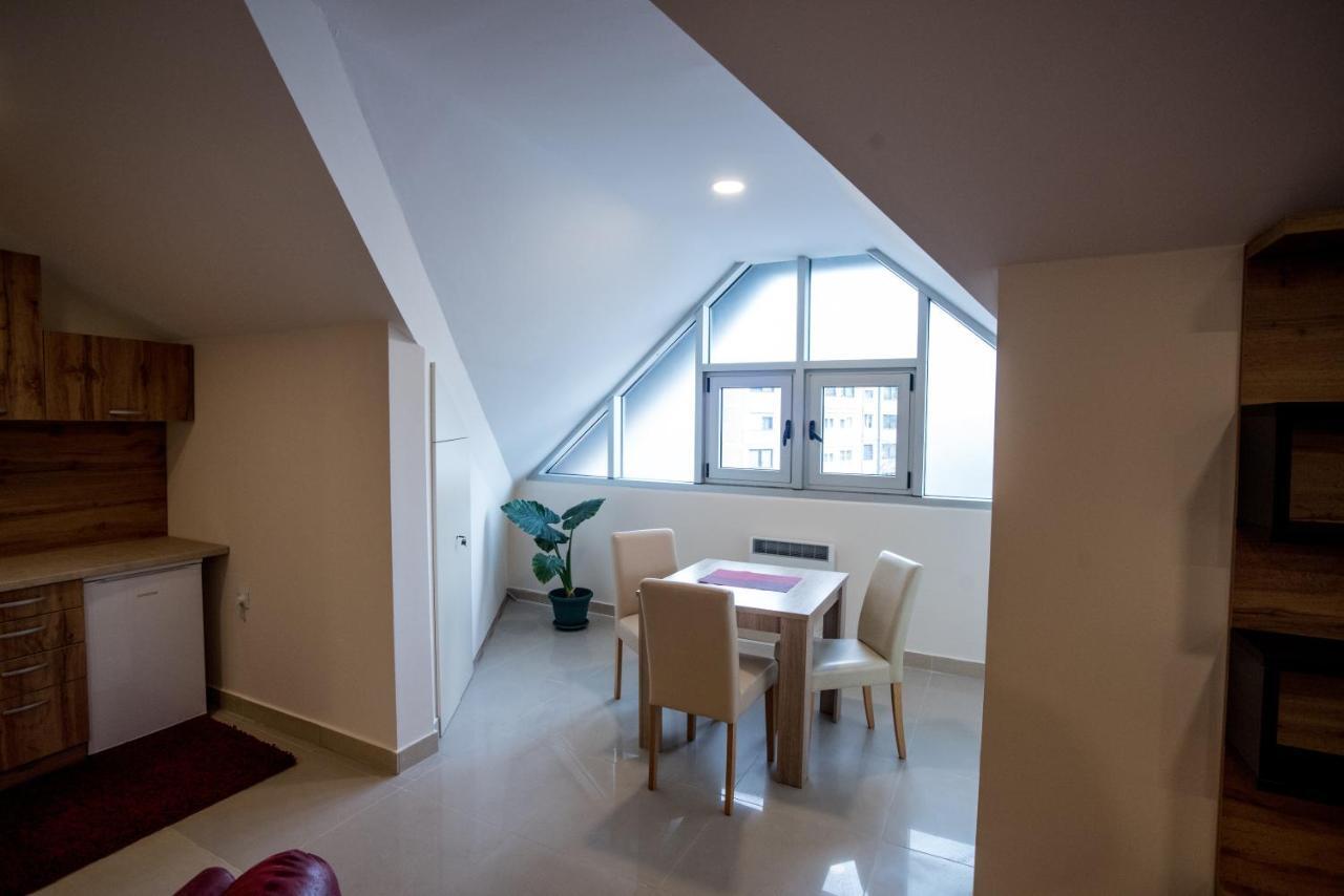 City Center Apartments Пірот Екстер'єр фото