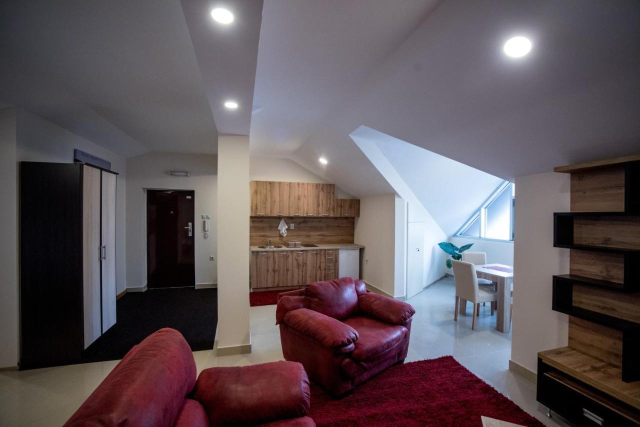 City Center Apartments Пірот Екстер'єр фото