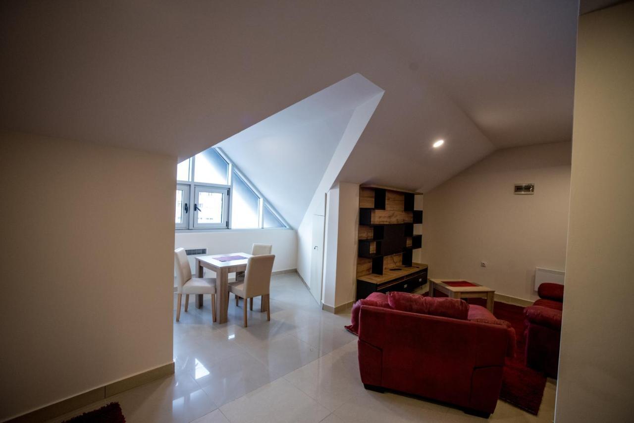 City Center Apartments Пірот Екстер'єр фото