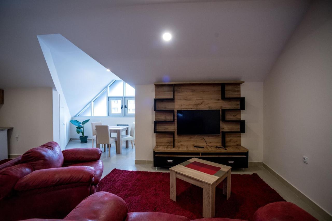 City Center Apartments Пірот Екстер'єр фото